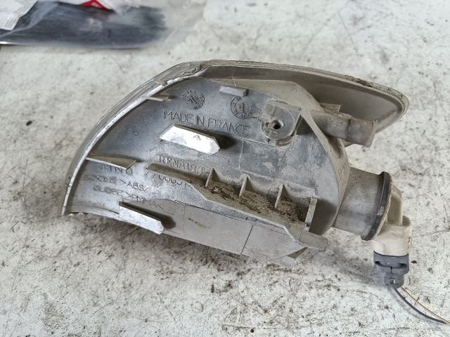 bontott RENAULT SCÉNIC I Jobb első Irányjelző