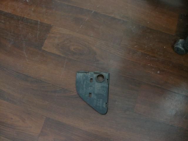 bontott RENAULT SCÉNIC I Jobb első Lökhárító Tartó (Műanyag)