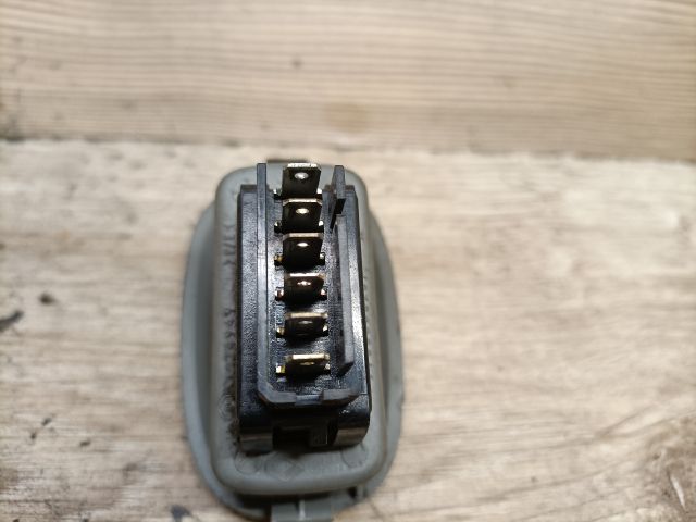 bontott RENAULT SCÉNIC I Jobb hátsó Ablakemelő Kapcsoló