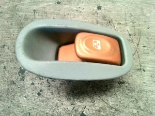 bontott RENAULT SCÉNIC I Jobb hátsó Ablakemelő Kapcsoló