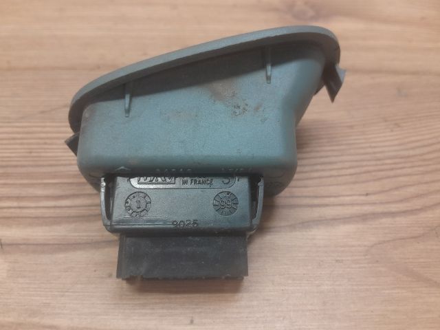 bontott RENAULT SCÉNIC I Jobb hátsó Ablakemelő Kapcsoló