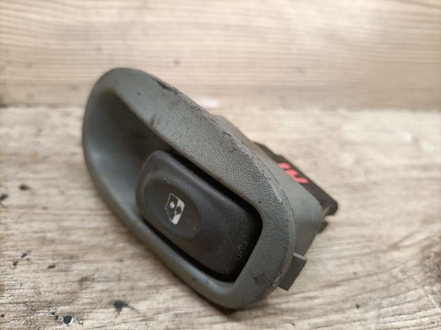 bontott RENAULT SCÉNIC I Jobb hátsó Ablakemelő Kapcsoló