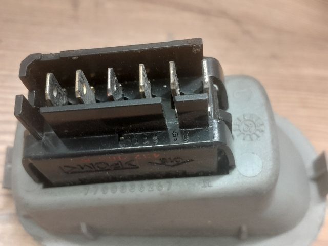 bontott RENAULT SCÉNIC I Jobb hátsó Ablakemelő Kapcsoló