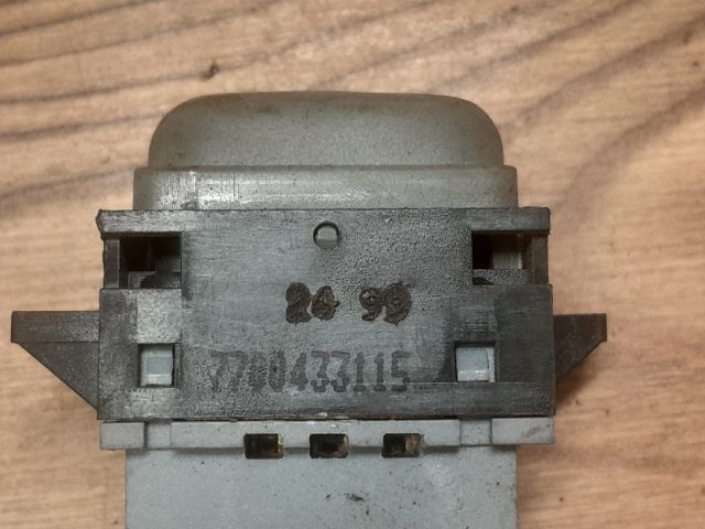 bontott RENAULT SCÉNIC I Jobb hátsó Ablakemelő Kapcsoló