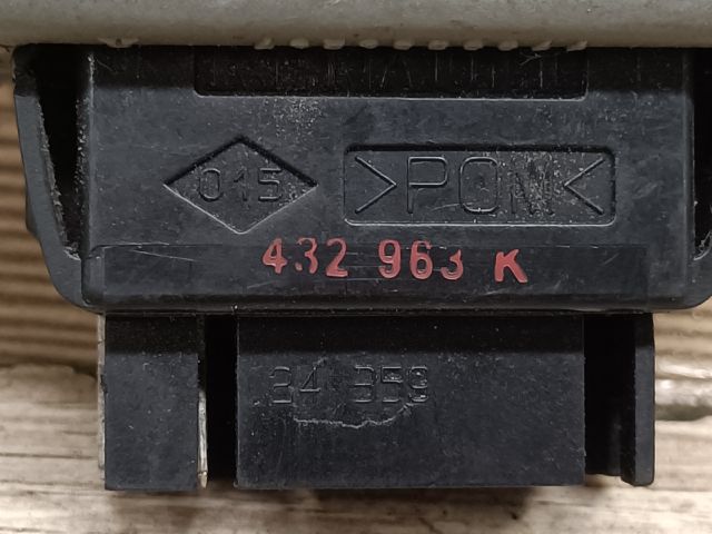 bontott RENAULT SCÉNIC I Jobb hátsó Ablakemelő Kapcsoló