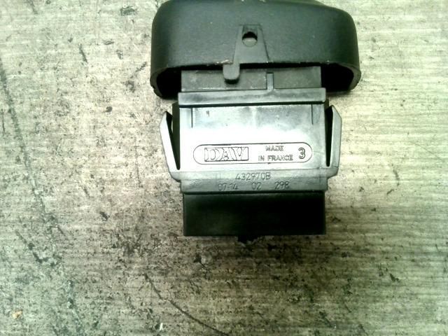 bontott RENAULT SCÉNIC I Központizár Kapcsoló