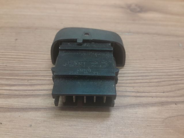 bontott RENAULT SCÉNIC I Központizár Kapcsoló