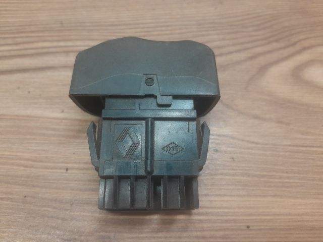 bontott RENAULT SCÉNIC I Központizár Kapcsoló