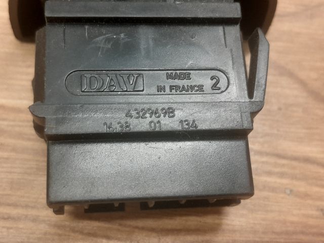 bontott RENAULT SCÉNIC I Központizár Kapcsoló