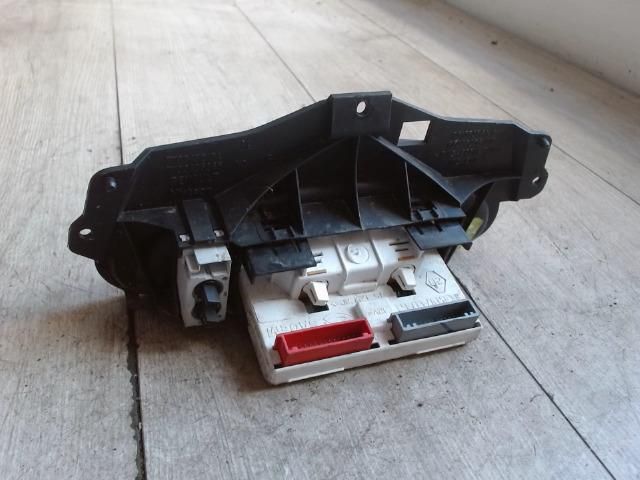 bontott RENAULT SCÉNIC I Multifunkciós Kijelző