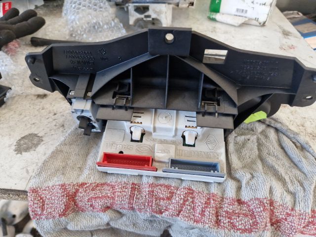 bontott RENAULT SCÉNIC I Multifunkciós Kijelző