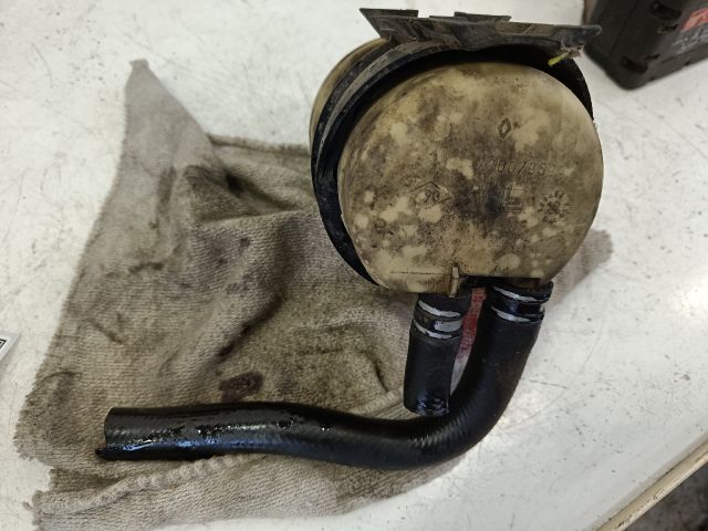 bontott RENAULT SCÉNIC I Szervóolaj Tartály