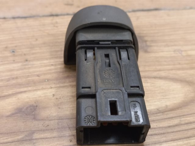 bontott RENAULT SCÉNIC I Vészvillogó Kapcsoló