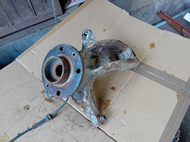 bontott RENAULT SCÉNIC II Bal első Csonkállvány Kerékaggyal