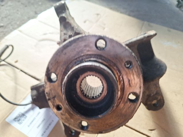 bontott RENAULT SCÉNIC II Jobb első Csonkállvány Kerékaggyal