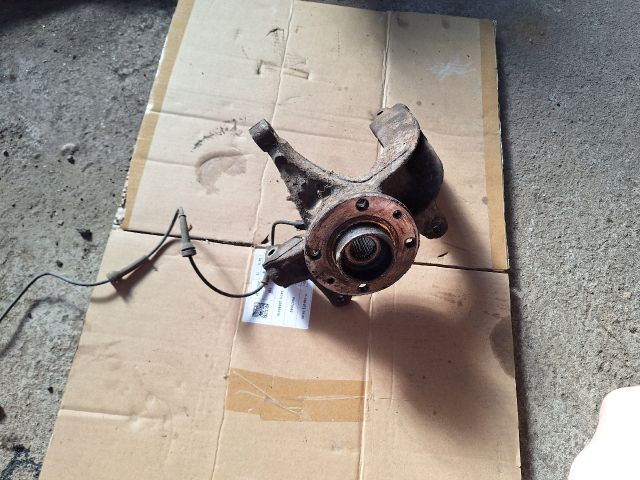 bontott RENAULT SCÉNIC II Jobb első Csonkállvány Kerékaggyal