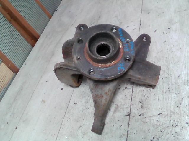 bontott RENAULT SCÉNIC II Jobb első Csonkállvány Kerékaggyal