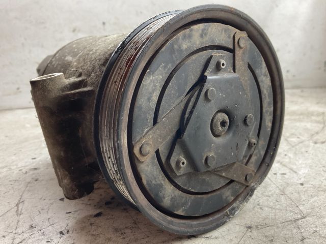 bontott RENAULT SCÉNIC II Klímakompresszor