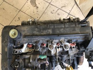 bontott RENAULT SCÉNIC II Motor (Fűzött blokk hengerfejjel)