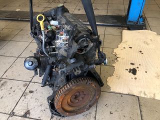 bontott RENAULT SCÉNIC II Motor (Fűzött blokk hengerfejjel)