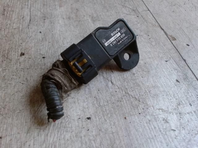 bontott RENAULT SCÉNIC II Szívócső Nyomásérzékelő