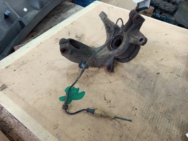 bontott RENAULT SCÉNIC II Jobb első Csonkállvány Kerékaggyal