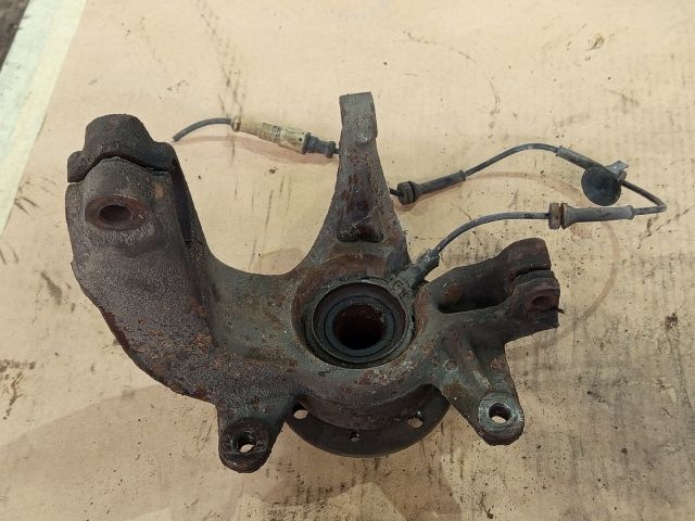 bontott RENAULT SCÉNIC II Jobb első Csonkállvány Kerékaggyal