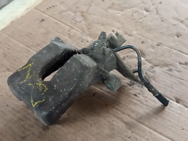 bontott RENAULT SCÉNIC II Jobb hátsó Féknyereg Munkahengerrel