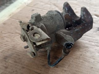 bontott RENAULT SCÉNIC II Jobb hátsó Féknyereg Munkahengerrel