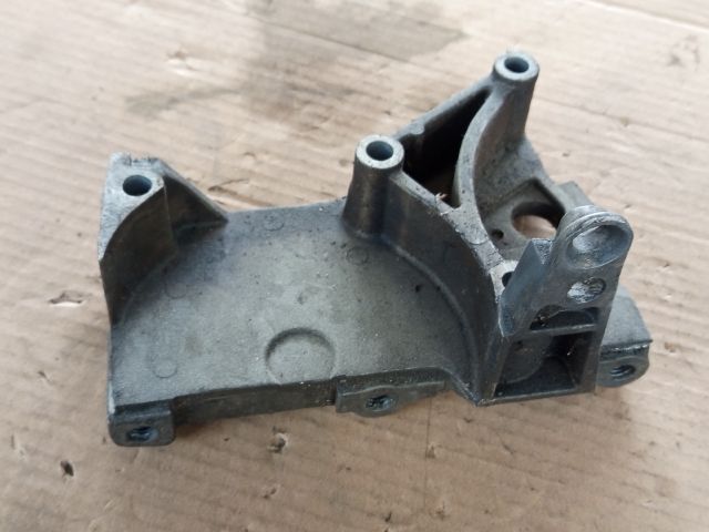 bontott RENAULT SCÉNIC II Motor Tartó Bak (Fém)