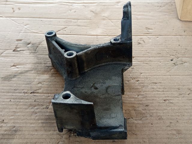 bontott RENAULT SCÉNIC II Motor Tartó Bak (Fém)