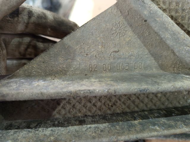 bontott RENAULT SCÉNIC II Váltó Tartó Bak (Pozíciófüggetlen)