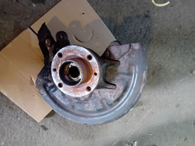 bontott RENAULT SCÉNIC II Bal első Csonkállvány Kerékaggyal