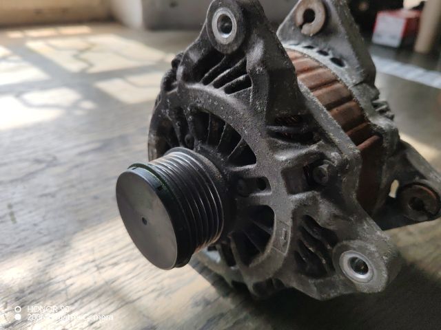 bontott RENAULT SCÉNIC II Generátor