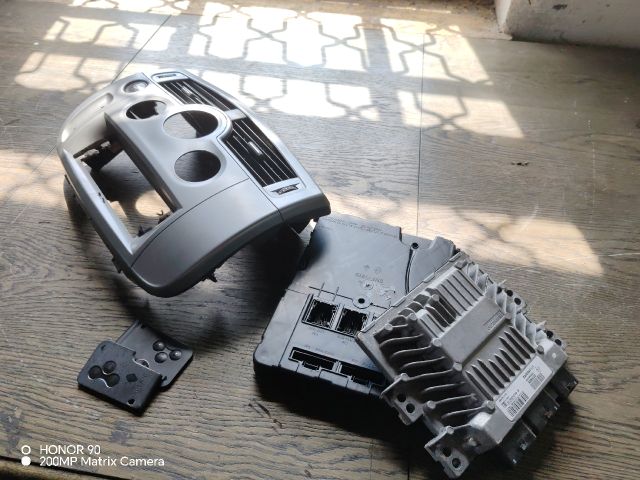 bontott RENAULT SCÉNIC II Motorvezérlő