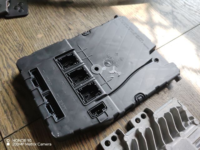 bontott RENAULT SCÉNIC II Motorvezérlő