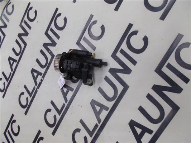 bontott RENAULT SCÉNIC II Adagoló