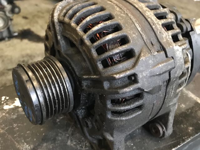 bontott RENAULT SCÉNIC II Generátor