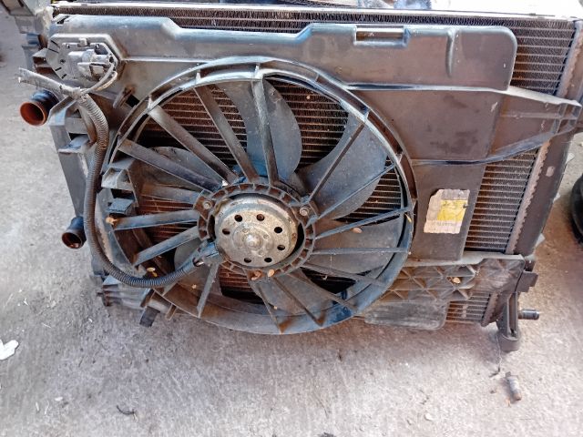 bontott RENAULT SCÉNIC II Hűtő Ventilátor(ok), Radiátor(ok) Szett