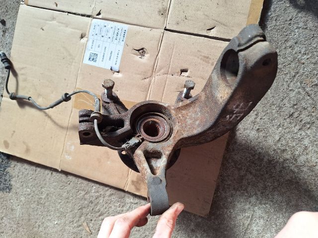 bontott RENAULT SCÉNIC II Jobb első Csonkállvány Kerékaggyal