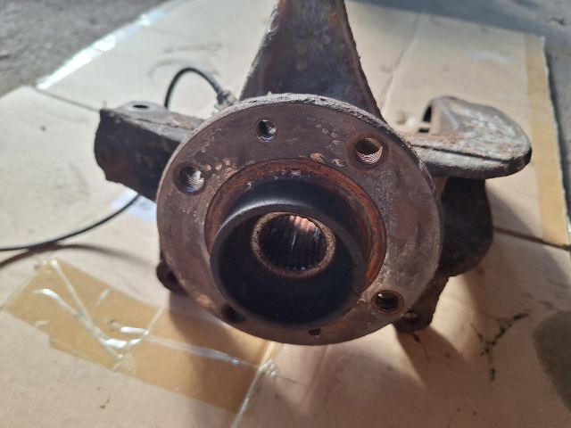 bontott RENAULT SCÉNIC II Jobb első Csonkállvány Kerékaggyal