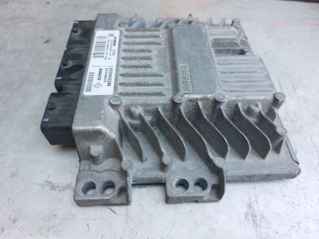 bontott RENAULT SCÉNIC II Motorvezérlő