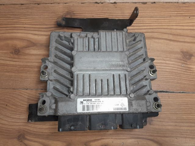 bontott RENAULT SCÉNIC II Motorvezérlő