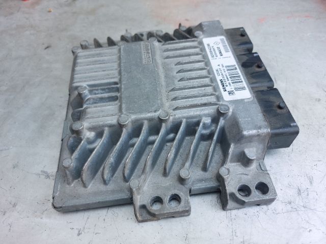 bontott RENAULT SCÉNIC II Motorvezérlő