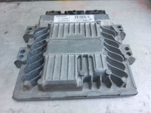 bontott RENAULT SCÉNIC II Motorvezérlő