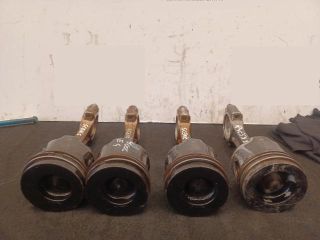 bontott RENAULT SCÉNIC II Dugattyú