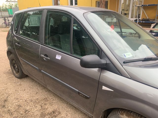 bontott RENAULT SCÉNIC II Homlokfal (Üres lemez)