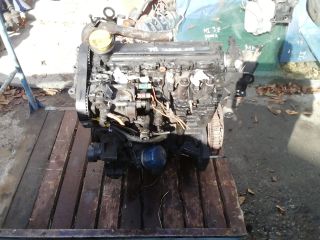 bontott RENAULT SCÉNIC II Motor (Fűzött blokk hengerfejjel)