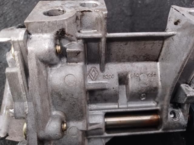 bontott RENAULT SCÉNIC II Olajszivattyú