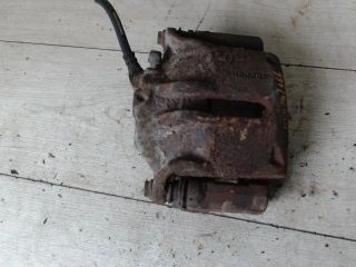 bontott RENAULT SCÉNIC II Bal első Féknyereg Munkahengerrel